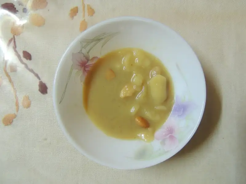 Ada pradhaman, um doce de arroz com açúcar de palma e leite de coco.