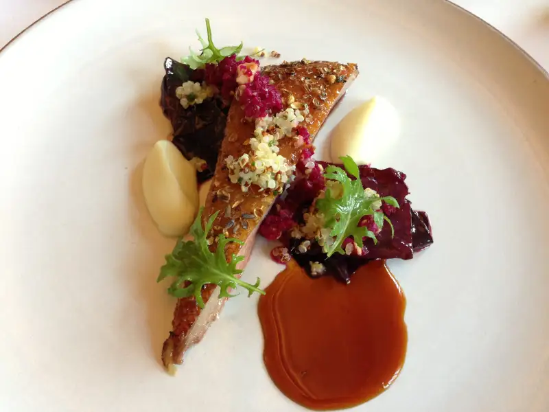 Anatra arrosto con miele e erbe