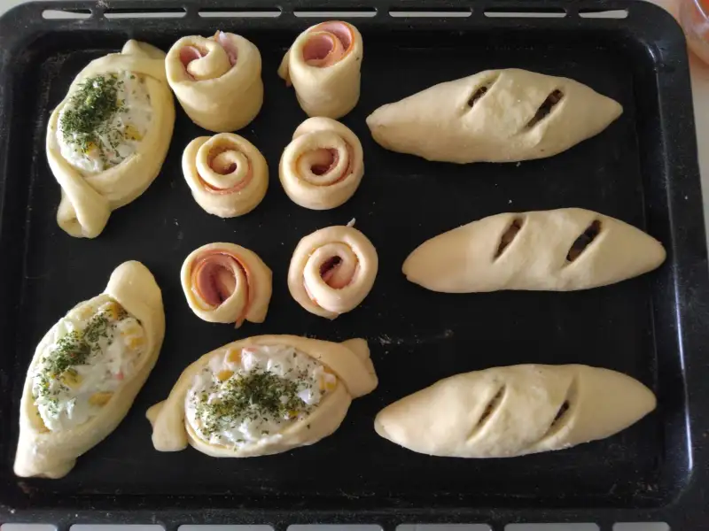 Italienische Erdäpfelsalat mit Äpfeln, Oliven und Sellerie