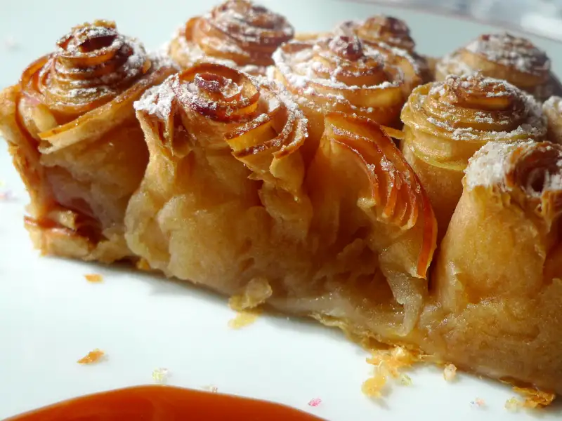 Atomic caramel tart