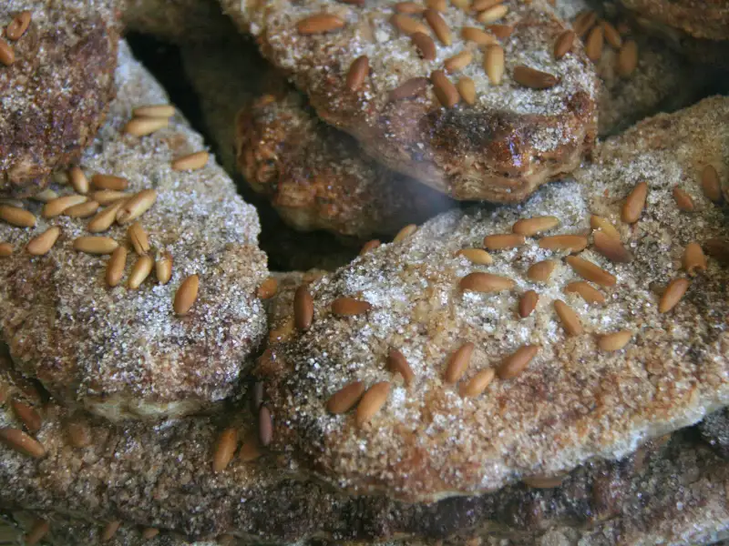 Pork rind cake