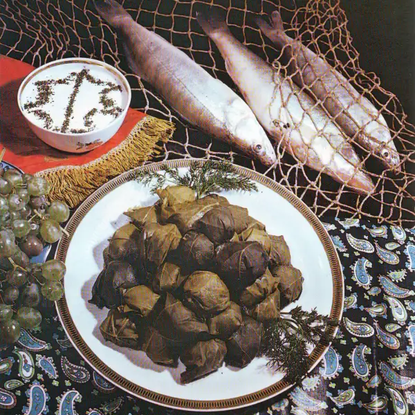 Balıq dolması, feuilles de vigne farcies au poisson
