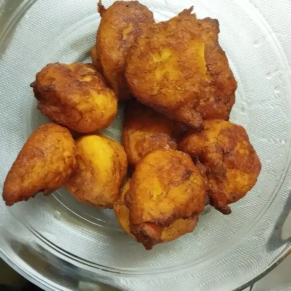 Plantain beignets with rococo sauce