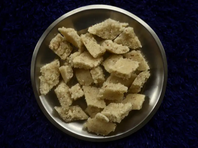 Barriga de leite com coco e cardamomo