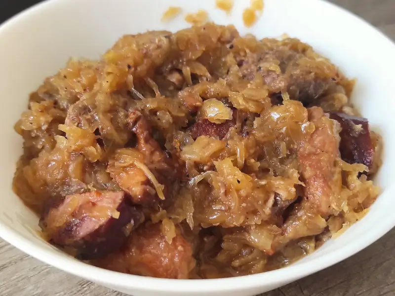 Bigos polonesa com repolho fermentado