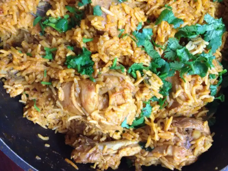 Biryani de pollo
