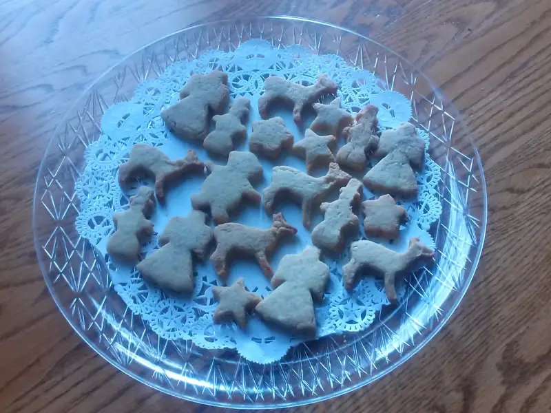 Biscoitos de Natal com canela e amêndoas