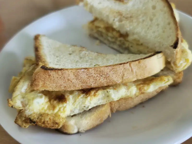 Omelete com pão, omelete indiana