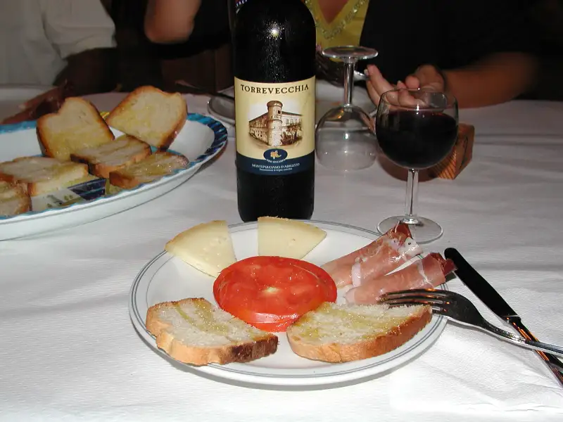 Torradas com alho e azeite de oliva