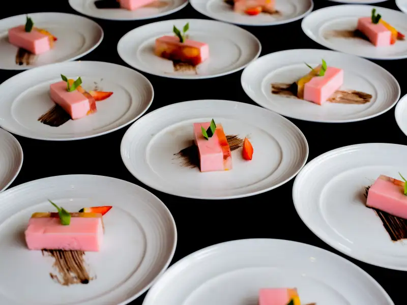Budino di frutta con agar-agar, a strati.