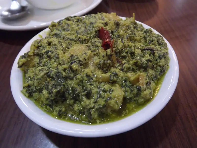 Camarões com purê de batata doce indiano