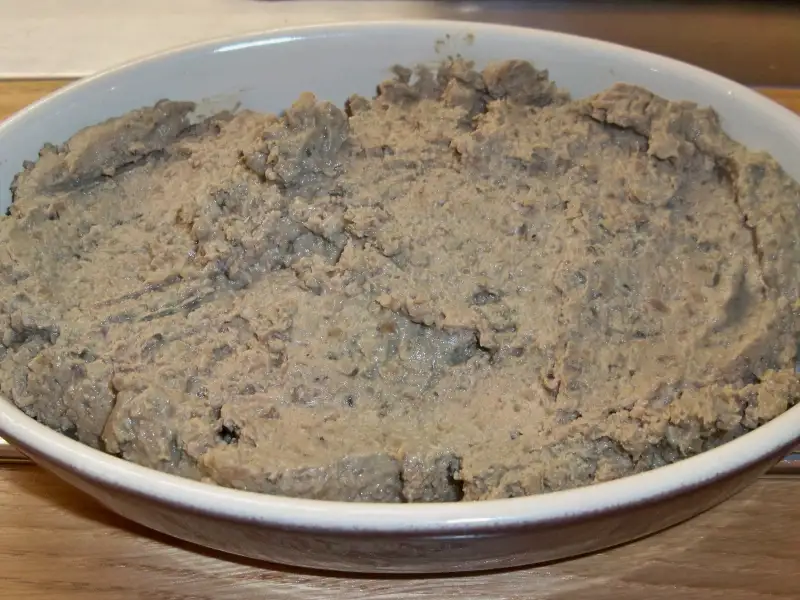 Caviar de berinjela assada com limão siciliano e alho