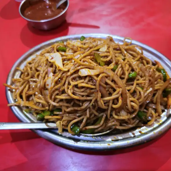 蔬菜面筋炒面