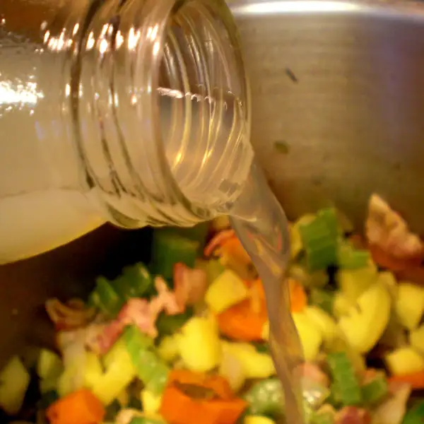 Manhattan-style clam chowder