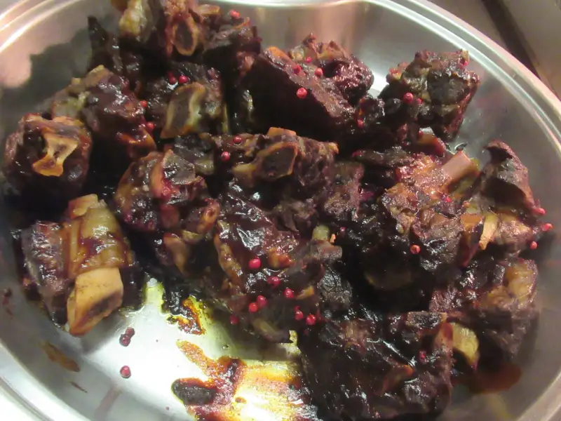 Costelas de porco grelhadas com tempero asiático
