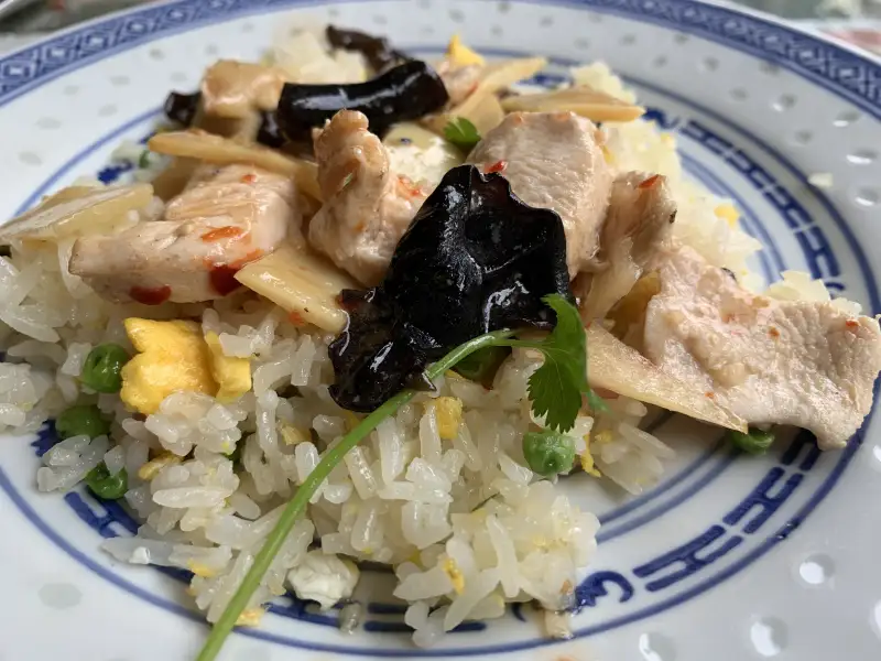 Coxas de frango com cogumelos e creme