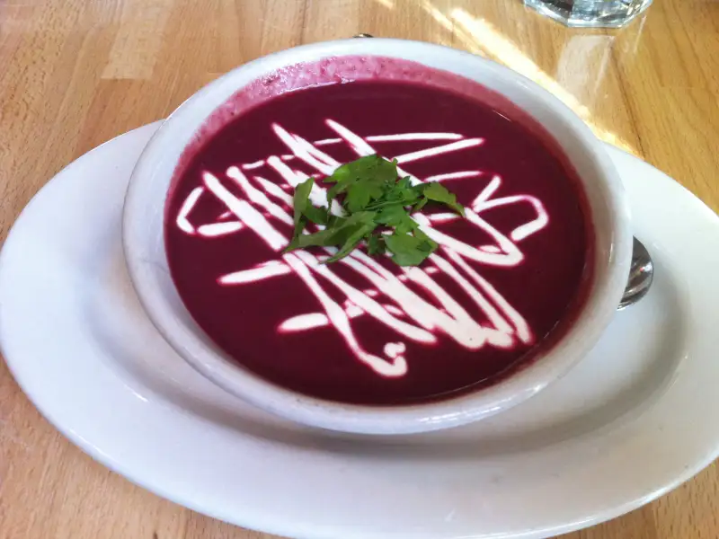 Sopa cremosa de beterraba
