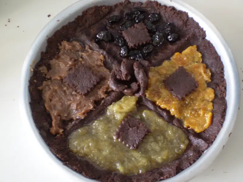 Crostata met cacaopoeder en jam