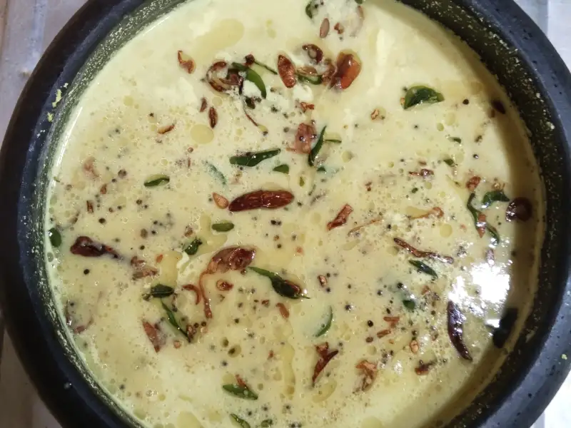 Curry de lentilha mungo com coco