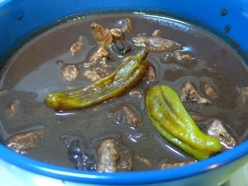 Dinuguan, stufato filippino a base di sangue di maiale