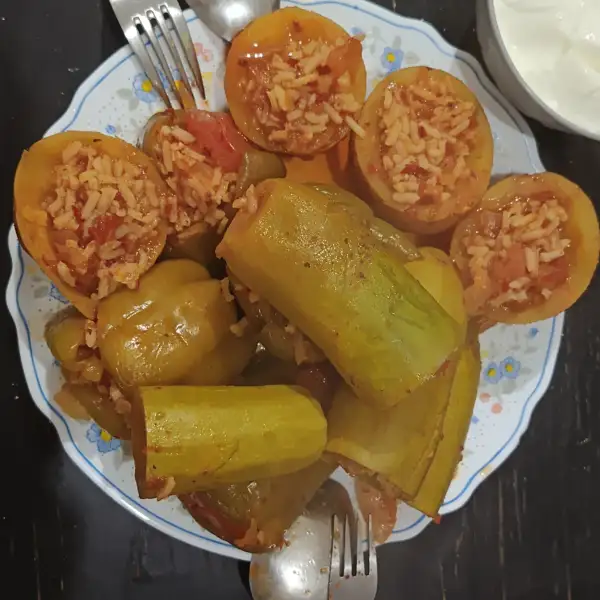 Dolma: pimientos y berenjenas rellenas de arroz