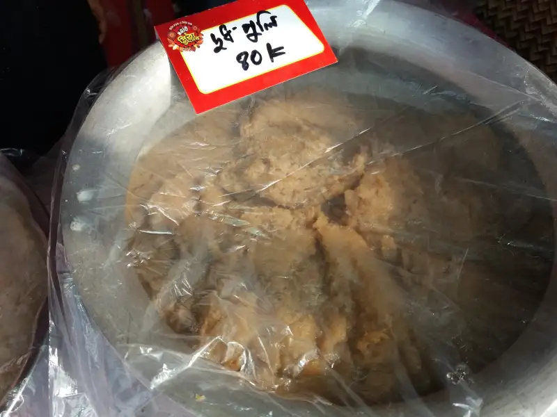 Biscoitos macios, bolachas de arroz recheadas com leite