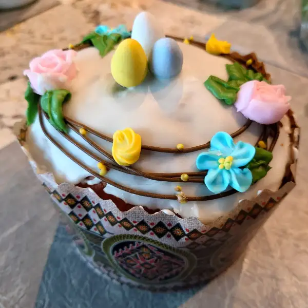 Paska, een zoet broodje, traditioneel gegeten tijdens Pasen in Armenië.