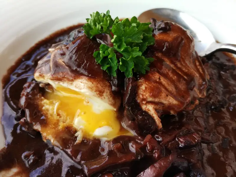Chicken in Burgundy sauce