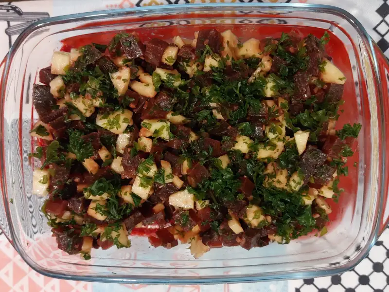 Ensalada de remolacha y manzana rallada