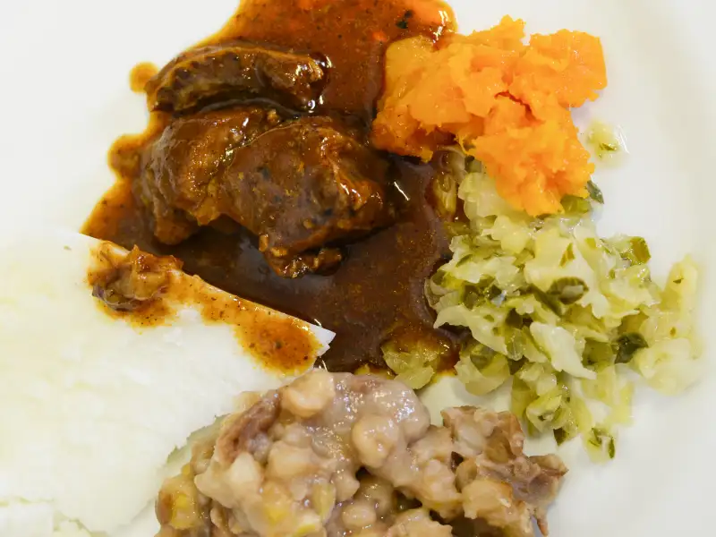 Cozido de repolho à africana