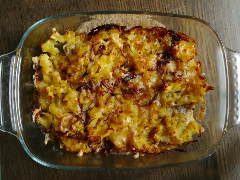 Fish with a crust of ground apple