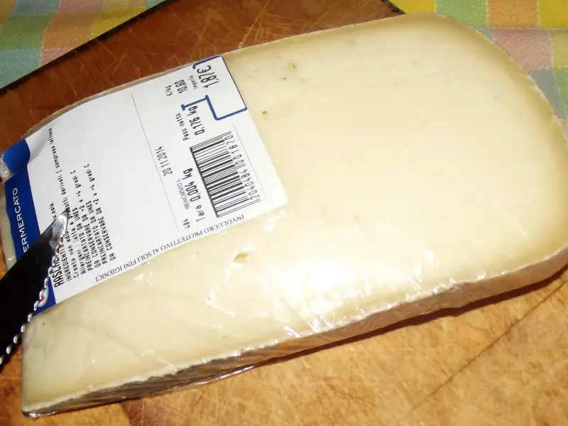 Fondue de queso con crema y yema de huevo