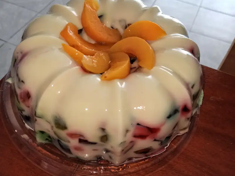 用镶嵌图案装饰的果冻