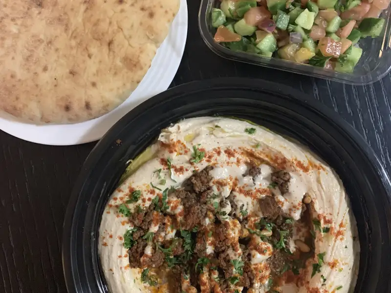 Houmous maison au tahini et au piment