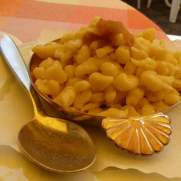 Zelfgemaakte Spätzle (een soort pasta)
