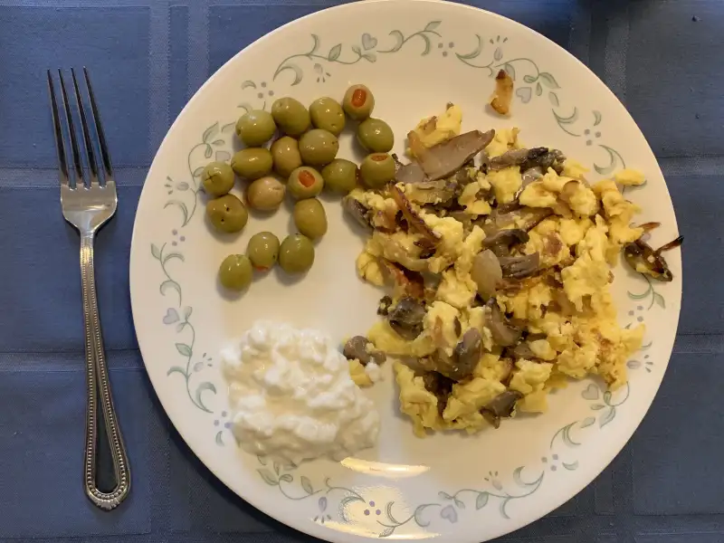Jajecznica z serem ricotta i meksykańskimi przyprawami