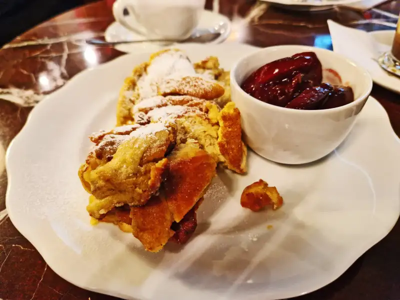 Kaiserschmarrn (omelette sucrée autrichienne)