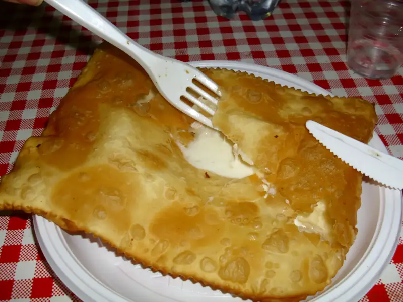 Italienische Kinderschuhe mit Käse