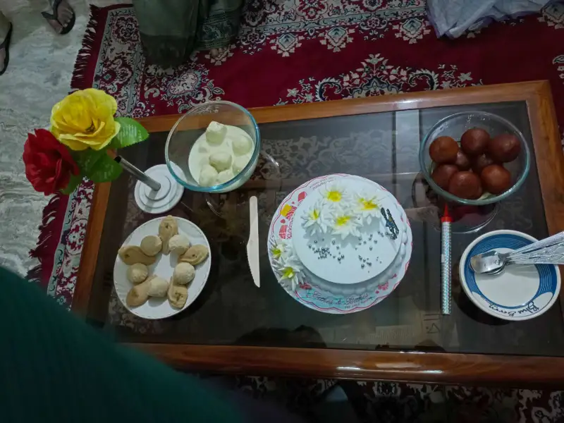 Kheer kadam, rosogollas revestidos com khoa