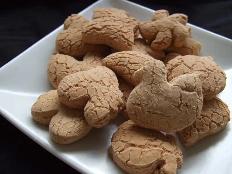 Biscoitos de sésamo, feitos com farinha de trigo