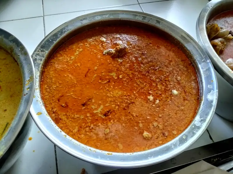 Kurczak w indonezyjskim stylu z curry