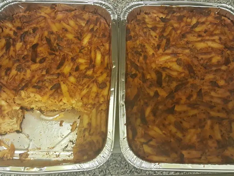 Macaroni gratinés à la viande et au jambon