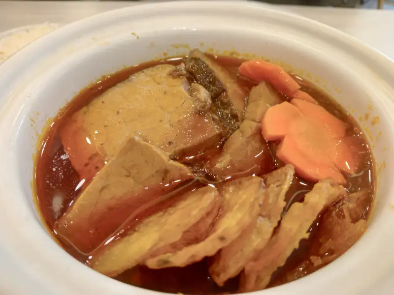 Mechado, stufato di manzo con pomodoro
