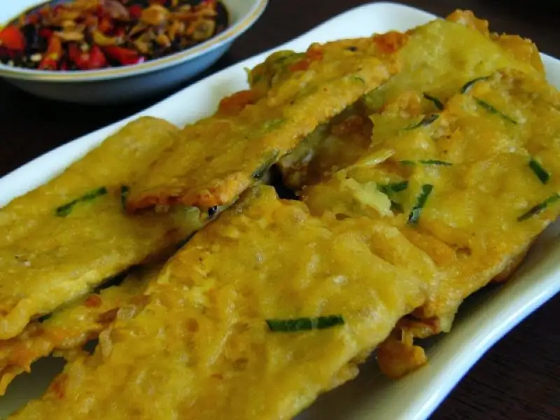 Mendoan, tempé frit en pâte à l'indonésienne
