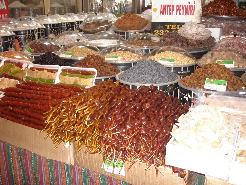 Baharat, mieszanka syryjskich przypraw z kardamonem