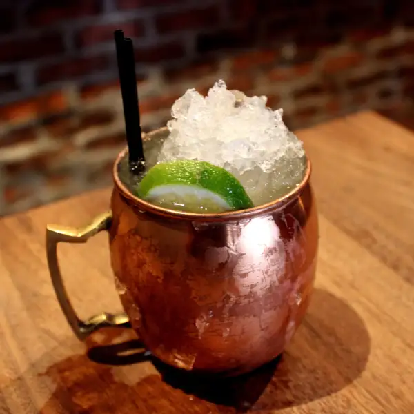 Moscow mule con jengibre y limón verde