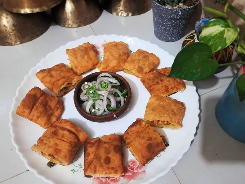 Parathas mogoli con uova e carne macinata