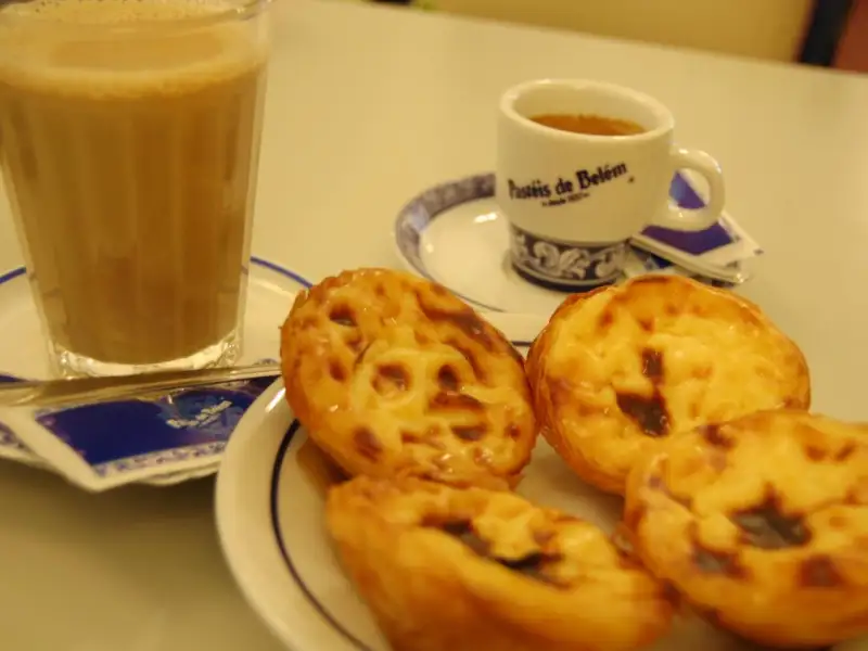 Pastéis de Belém, um tipo de pastel folhado tradicional português