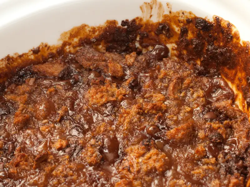 Pudding de pan con chocolate y plátano