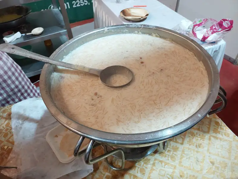 Semiya payasam, um doce indiano feito com macarrão de arroz e leite, originário do Kerala.